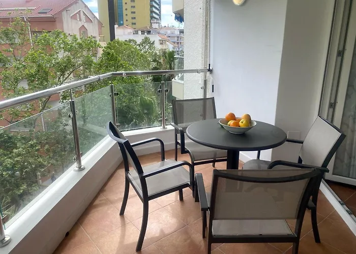 En El Centro Cerca De La Playa